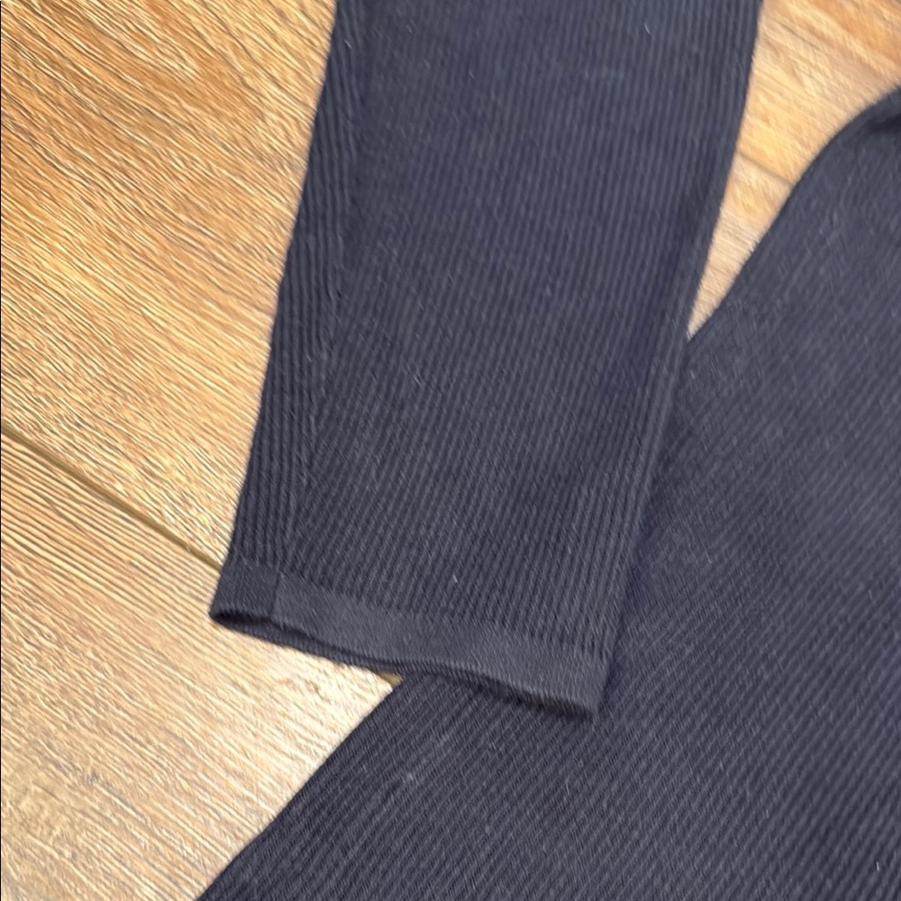 Talbots Women’s Cardigan Sweater with Crew Neckline and Long Sleeves, size X - Picture 4 of 6